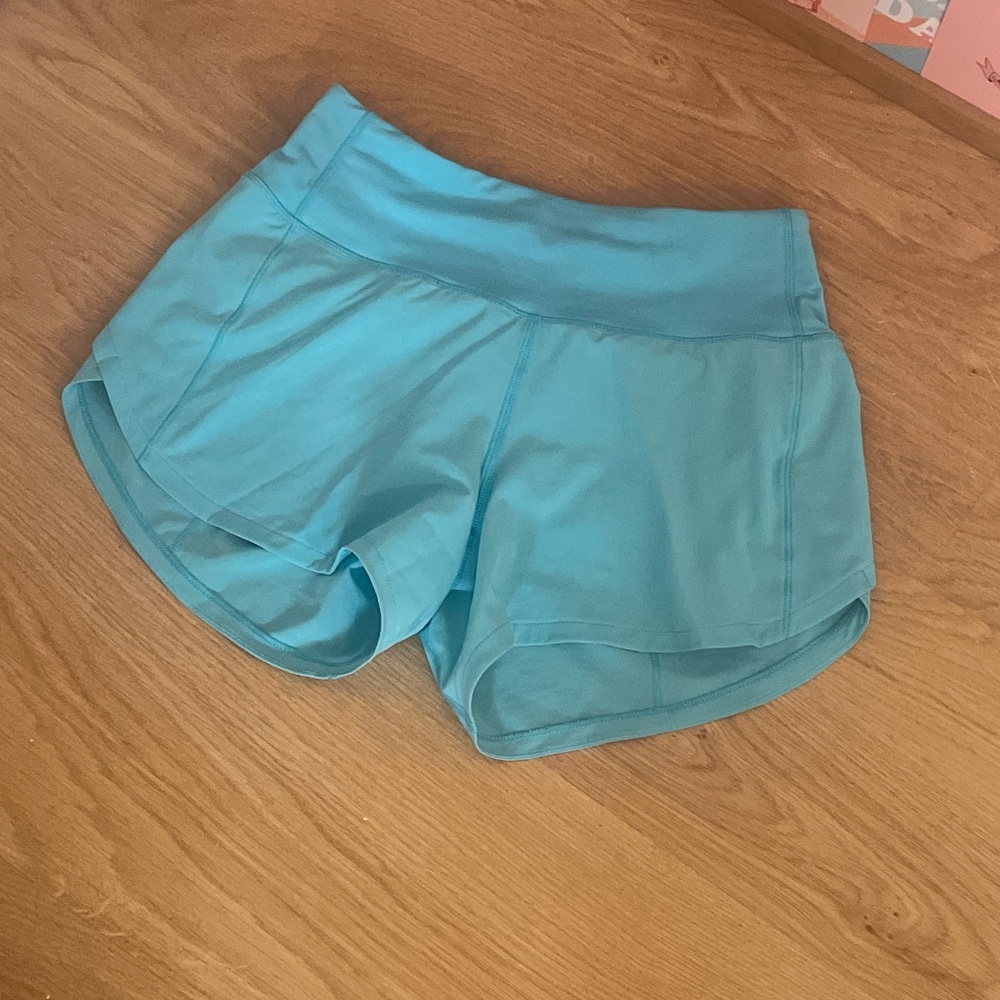Lululemon Speed-up mid rise shorts